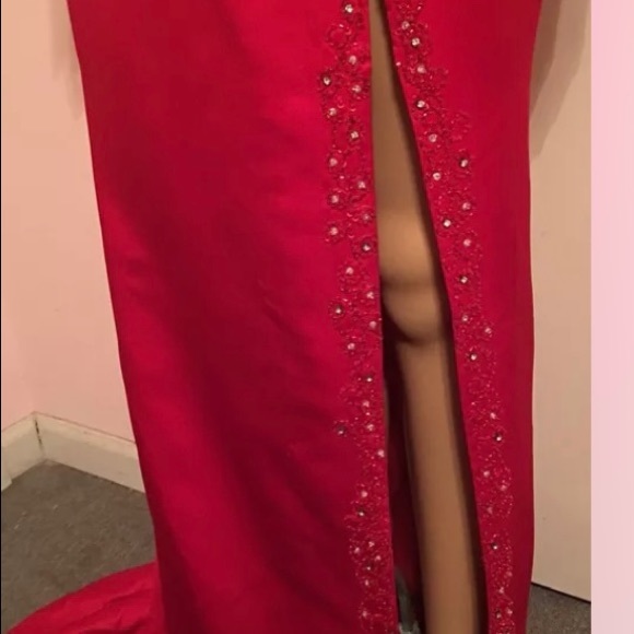 Cire Beautiful Sexy Long Red Formal Dress / Gown Size 8 - Picture 3 of 11